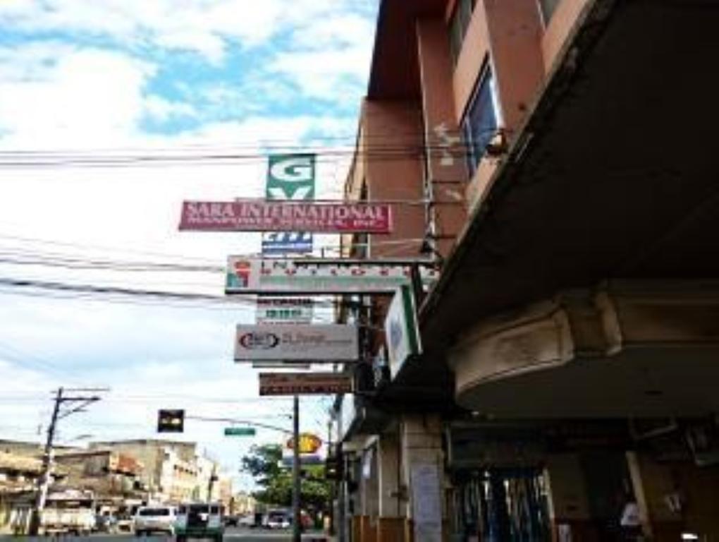 GV Hotel - Davao Stadt Exterior foto